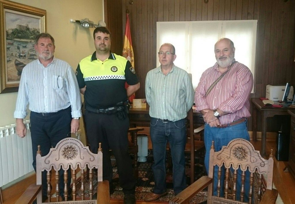 APL gana las elecciones sindicales de funcionarios en el Ayto. de San Vicente de la Barquera IMG 20151011 WA0000 1024x706